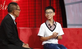 MC Lại Văn Sâm và cậu bé Thái Dương trong chương trình "Mặt trời bé con".