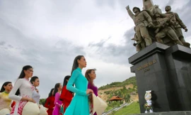 30 thí sinh HHVN và buổi sáng đặc biệt bên tượng đài Núi Bà