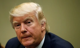 Radio Thế giới 24h: Ông Trump bỏ ý định thăm tổng hành dinh FBI