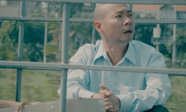 Ảnh chụp màn hình NSƯT Công Lý trong phim "Những cô gái trong thành phố" được MC Thảo Vân chia sẻ trên trang cá nhân.