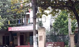 Trụ sở UBND phường Lê Hồng Phong, nơi Chủ tịch ký xác nhận cho nhiều cán bộ vay vốn sử dụng sai mục đích. Ảnh: TH