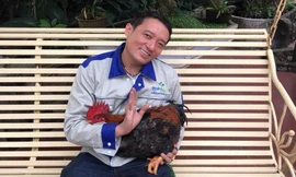 Danh hài Chiến Thắng bận rộn với lịch diễn dịp cuối năm. Anh từng tiết lộ, một ngày có thể kiếm được 60 triệu đồng.