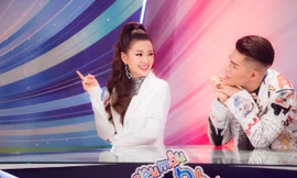 Á hậu Diễm Trang diện cây trắng ngồi 'ghế nóng'