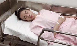 Angela Phương Trinh nhập viện cấp cứu nghi bị sốt xuất huyết.