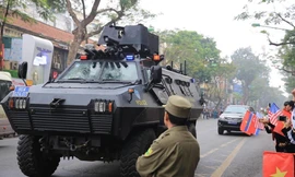 Nhìn gần đoàn xe Triều Tiên lăn bánh trên phố Hà Nội