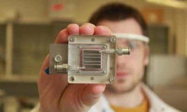 Thiết bị lọc không khí và tạo năng lượng từ không khí ô nhiễm