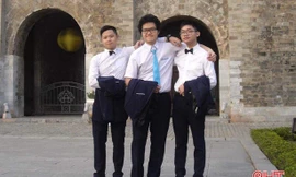 Phạm Đức Thắng (bên trái) tự tin trước kỳ thi Tin học châu Á năm 2018