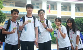 Trường học điểm danh bằng thẻ, học sinh hào hứng