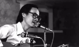 Nghe Trịnh Công Sơn hát chay ‘Nối vòng tay lớn’ trên đài phát thanh