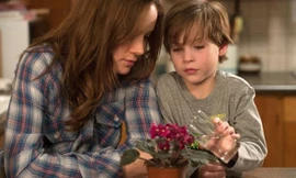 Brie Larson và Jacob Tremblay trong phim "Căn phòng".