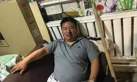 Ông chủ cửa hàng nhỏ trở thành người hùng sau hành động cứu người. Ảnh: Sina.