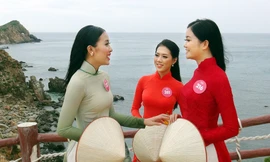 Người đẹp HHVN choáng ngợp trước vẻ đẹp hùng vĩ của Eo Gió - Quy Nhơn