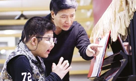 Diễn viên Quốc Tuấn tiết lộ bé Bôm chuẩn bị có một buổi biểu diễn đầu tiên chính thức với danh nghĩa "nghệ sĩ". Ảnh: Toan Toan.