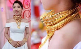 Cô dâu đeo vàng kín tay, trĩu cổ ở Trà Vĩnh gây ‘bão’ mạng