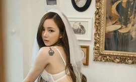 ‘Hot girl ngủ gật’ tung ảnh cực sexy cổ vũ ĐT Việt Nam