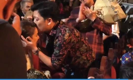 Trường Giang cầu hôn Nhã Phương ngay trên sóng trực tiếp khiến nhiều người không khỏi bất ngờ.