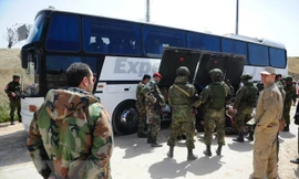 Binh sỹ Nga và Syria. (Ảnh: THX/TTXVN)