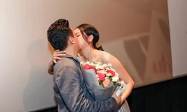 Lam Trường hôn vợ kém 17 tuổi ở nơi đông người sau ồn ào hôn nhân rạn nứt