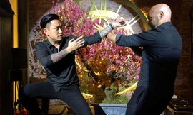 Võ sư Flores bất ngờ trở lại Việt Nam.