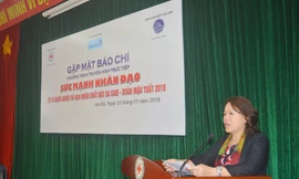 Bà Nguyễn Thị Xuân Thu, Chủ tịch Hội Chữ thập đỏ Việt Nam giới thiệu về Chương trình “Tết vì người nghèo và nạn nhân chất độc da cam” xuân Mậu Tuất 2018. Ảnh: Kiến Nghĩa. 