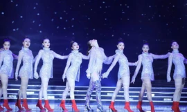 Hồ Ngọc Hà 'đốt cháy' sân khấu HHVN với vũ đạo cực 'nóng'