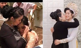 NSND Hồng Vân và con gái Xí Ngầu.