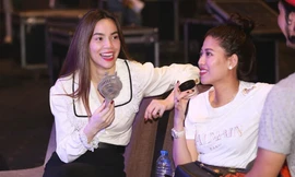 Hồ Ngọc Hà và BTV Ngọc Trinh.