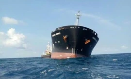 Hình ảnh tàu bị mắc cạn.