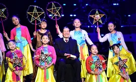 Những hình ảnh xúc động trong đêm nhạc Phạm Tuyên