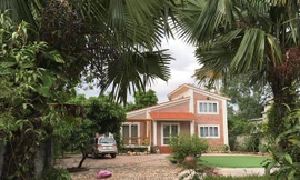 Cận cảnh nhà vườn 1.300m2 tiền tỉ ở ngoại thành của Hồng Đăng