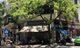 Nhà hàng, quán ăn ế ẩm vì nắng nóng nung người