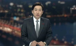 Nam phát thanh viên Kim Sung Joon.