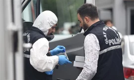 Cảnh sát Thổ Nhĩ Kỳ điều tra tại lãnh sự quán Saudi Arabia ở Istanbul, Thổ Nhĩ Kỳ ngày 17/10/2018. (Nguồn: THX/TTXVN)