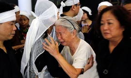 Nước mắt ‘người đầu bạc tiễn kẻ đầu xanh’ ở đám tang nghệ sĩ Phan Anh Dũng