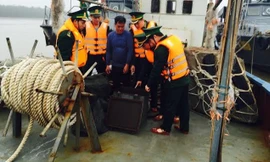 Bắt tàu Trung Quốc xâm phạm vùng biển Việt Nam