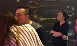 Trấn Thành khóa môi Hari Won ‘dằn mặt’ Tiến Đạt?