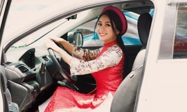 'Mỹ nhân không tuổi' Y Phụng tái xuất; Hoài Linh lại làm giám khảo