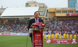 Nhà báo Lê Xuân Sơn- Tổng Biên tập Báo Tiền Phong, Đồng Trưởng ban tổ chức giải, phát biểu khai mạc. Ảnh: Như Ý 