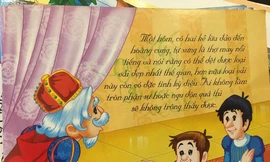 Quả bơ = lát pho mai cắt dở, tai và bò = em bé nằm sấp: Bó tay kiểu làm sách ẩu