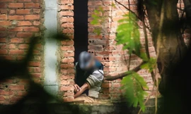 Đột nhập khu biệt thự thành 'thiên đường' của các con nghiện ở Hà Nội