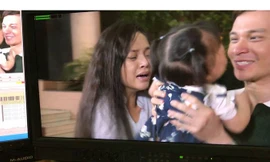 Tóc Trang đang thẳng bỗng dưng xoăn khiến nhiều khán giả đặt câu hỏi.