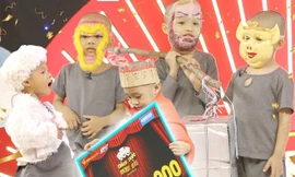 Lần đầu tiên chương trình "Thách thức danh hài" phá thể lệ trao thưởng 200 triệu đồng cho nhóm 5 chú tiểu.