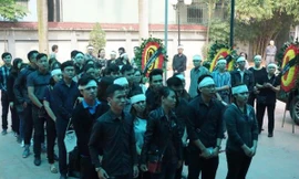 Nhiều sinh viên bật khóc trong đám tang bà chủ trọ 'tốt bụng nhất Hà