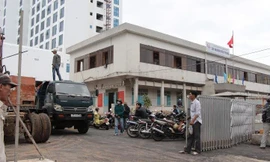 Công trình khách sạn Royal Lotus (120, đường Nguyễn Văn Thoại, quận Ngũ Hành Sơn, TP Đà Nẵng) nơi xảy ra tai nạn rơi máy vận thăng.