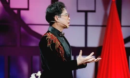 Danh ca Ngọc Sơn trong chương trình "Thần tượng Bolero".