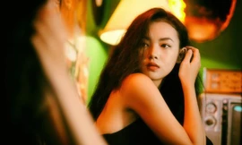 Nữ sinh 9x có đôi mắt biết nói và thần thái như diễn viên điện ảnh