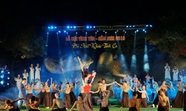 Lễ hội tình yêu Hòn Trống mái