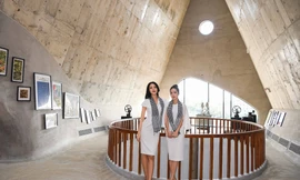 Hoa hậu Thùy Dung tái xuất trẻ đẹp sau 10 năm đăng quang 