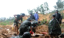 Tìm kiếm công nhân mất tích.