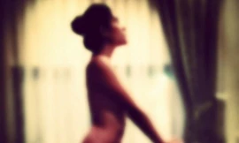 Người mẫu khỏa thân Kim Phượng cho biết cô đang chờ đợi kết quả từ cơ quan chức năng sau khi gửi đơn tố cáo. Ảnh: FBNV.